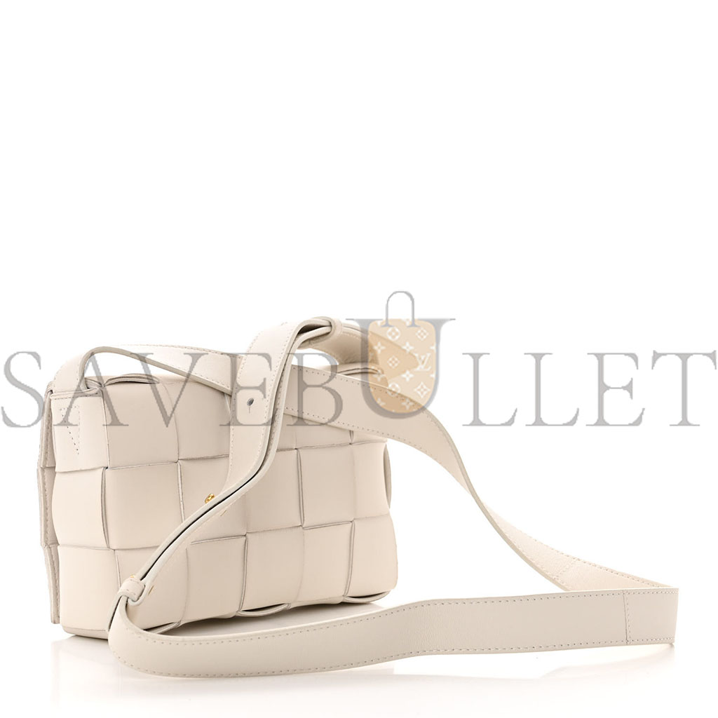 bo*te*ga Ve*ne*ta lambskin maxi intrecciato small cassette crossbody bag white (19*12*4cm)